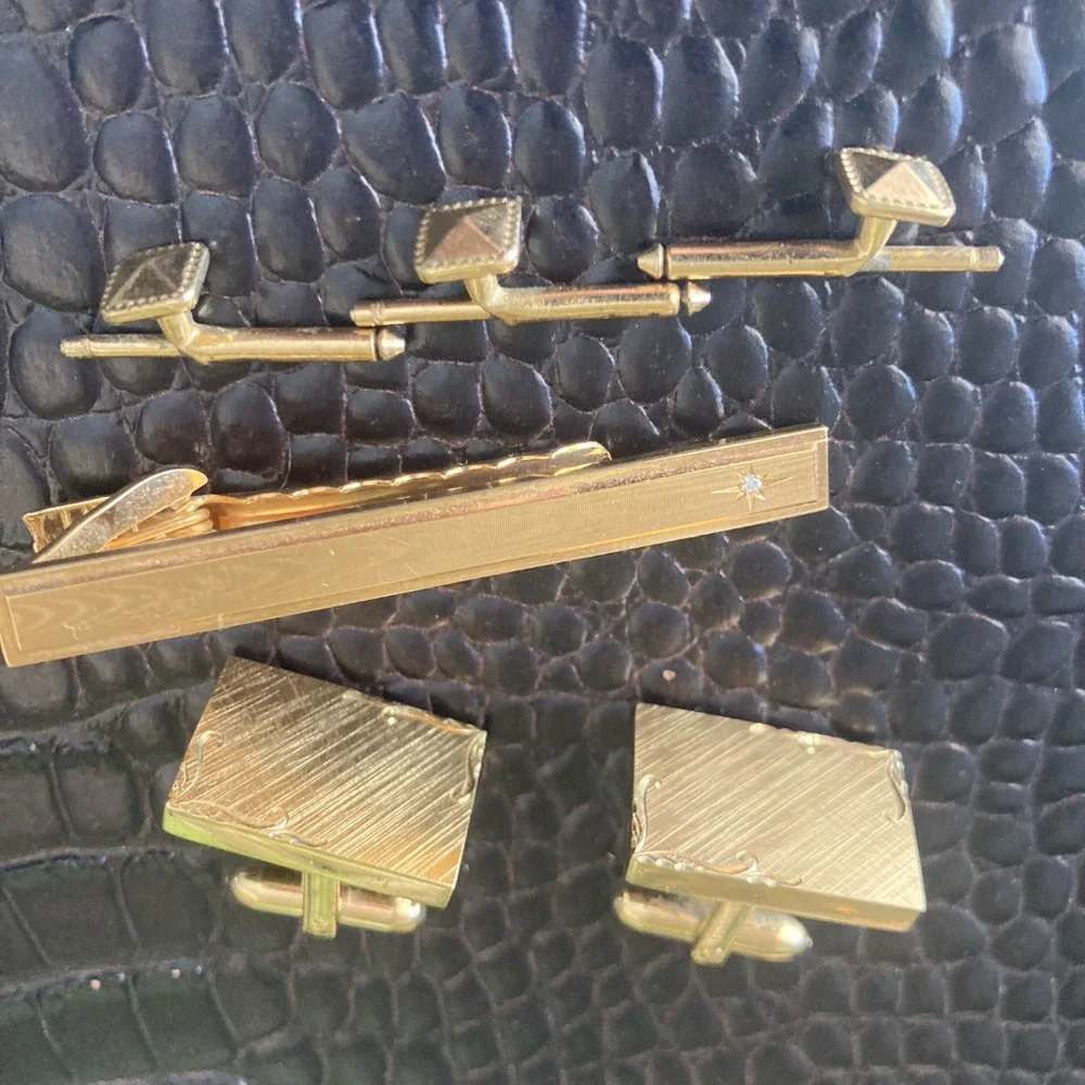 Vintage Karatclad Cufflinks & Tie Bar Set La Mode Simons Gold Mad Men Era